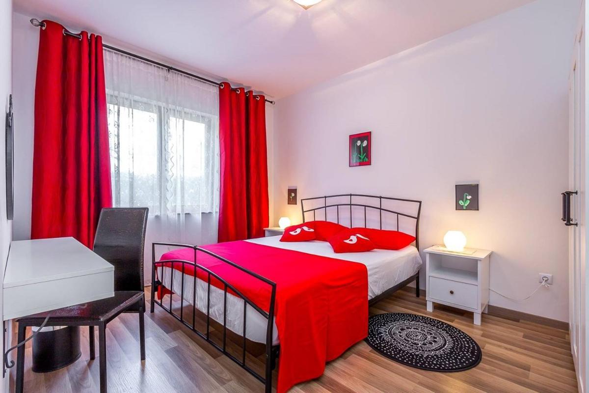 Apartment Miro Pula Bagian luar foto